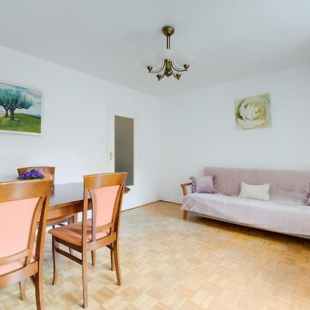 Spacious Apartment In Green Location Warszawa Exteriör bild